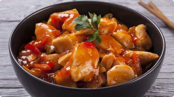 Жаренная курица в кисло-сладком соусе